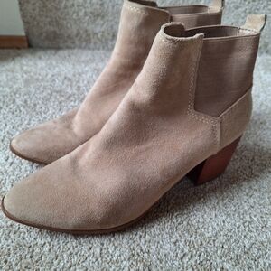 Aldo Womens Suede Ankle Boots. Slip on. Almond toe. Size 10